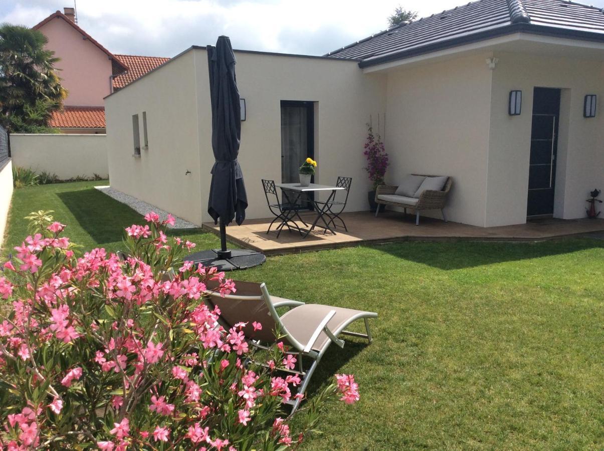 Du Cote De Chez Paule, Chambre Avec Entree Independante Et Salle D'Eau Privative Séméac Exteriér fotografie