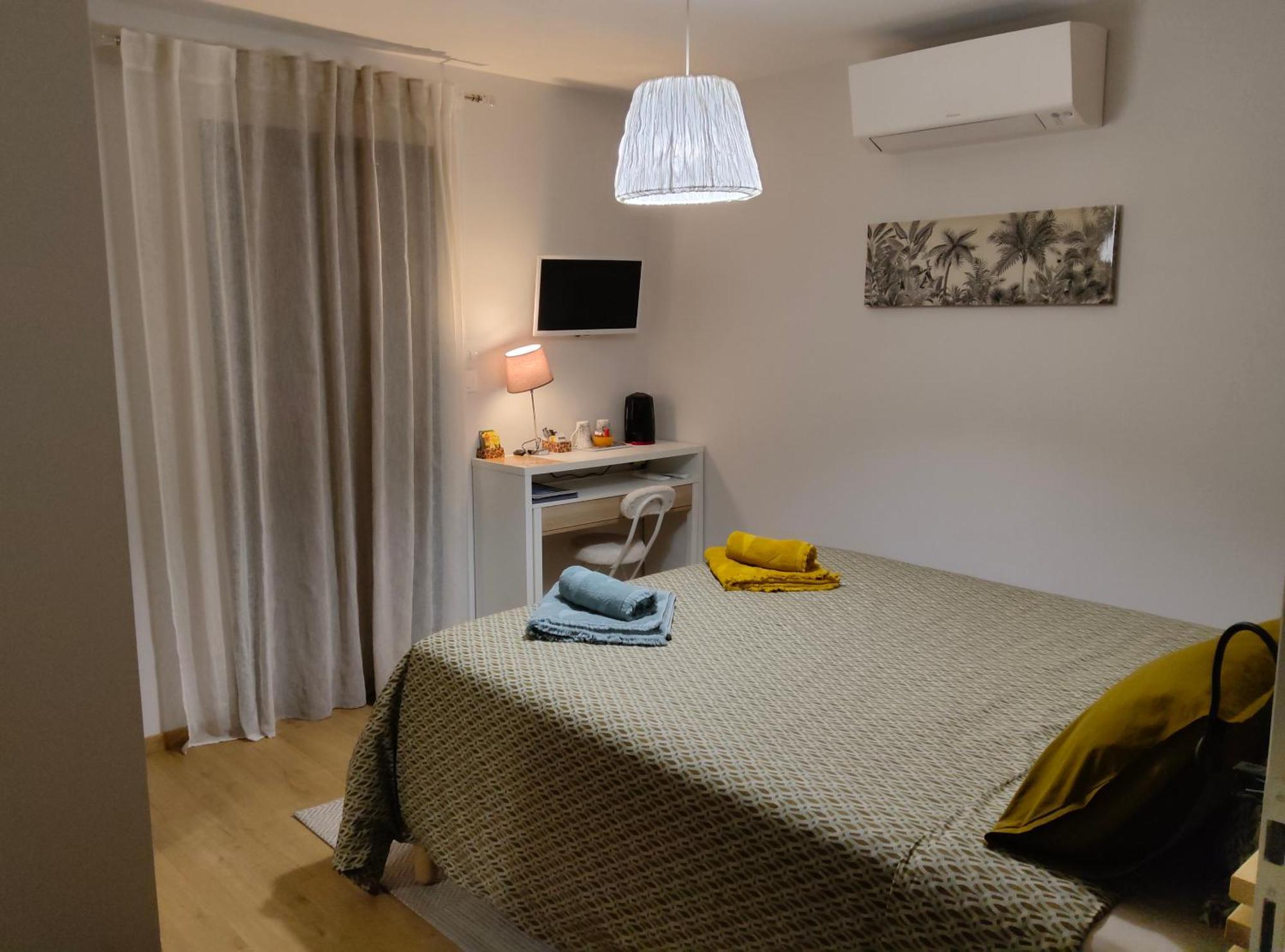 Du Cote De Chez Paule, Chambre Avec Entree Independante Et Salle D'Eau Privative Séméac Exteriér fotografie