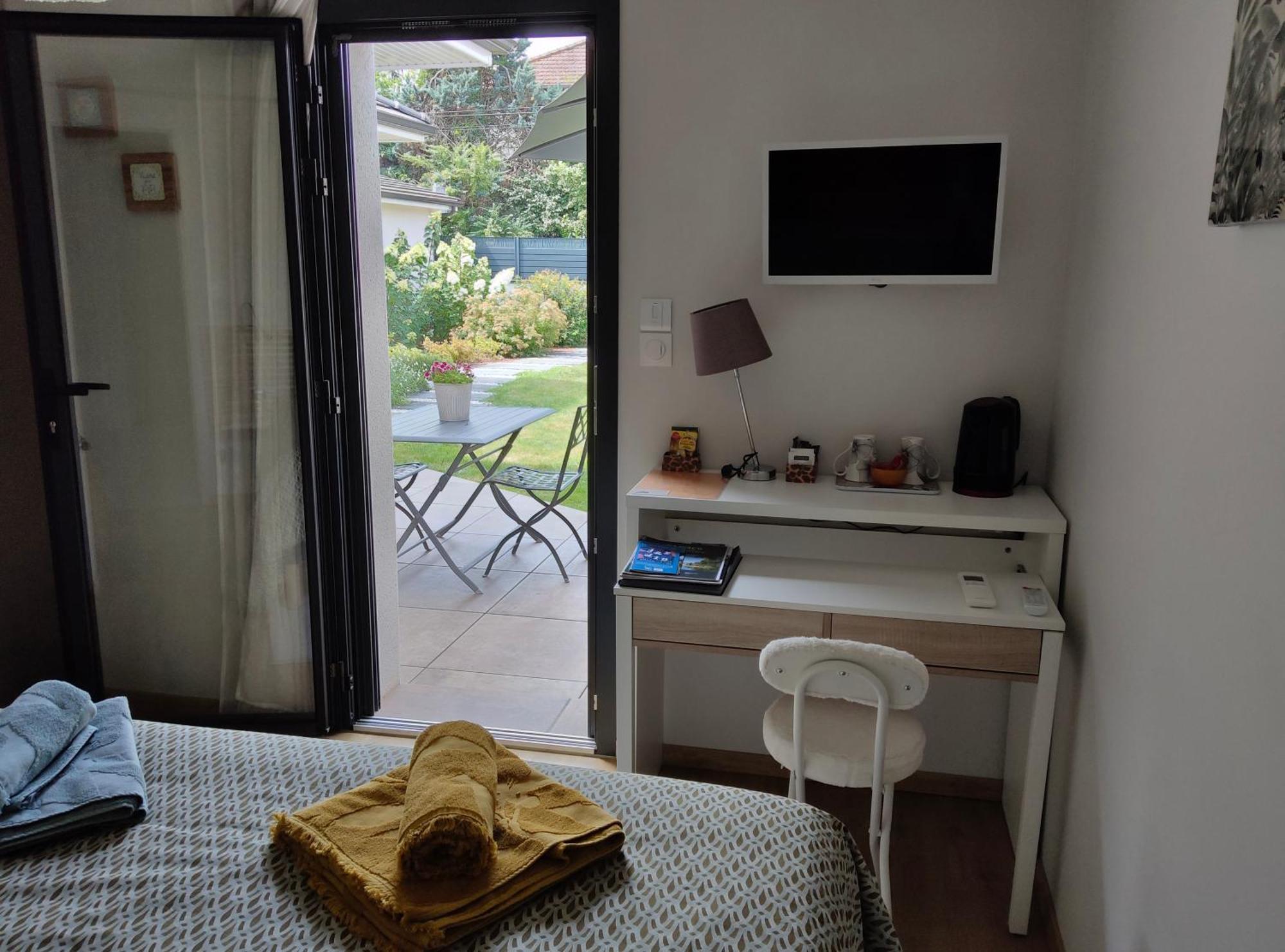 Du Cote De Chez Paule, Chambre Avec Entree Independante Et Salle D'Eau Privative Séméac Exteriér fotografie